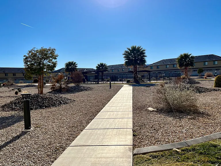 2520 Blackhawk Dr #30 — Photo 46