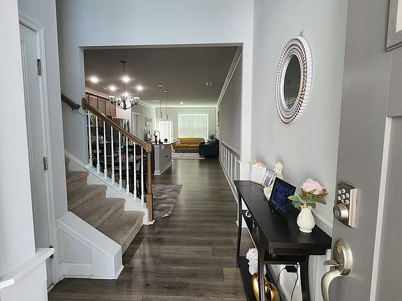3rd image of 1036 Henson Park Dr