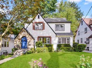 506 Siwanoy Pl, Pelham, NY 10803
