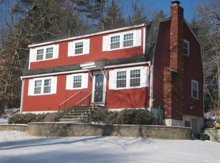 3 Twin Isles Rd, Londonderry, NH 03053