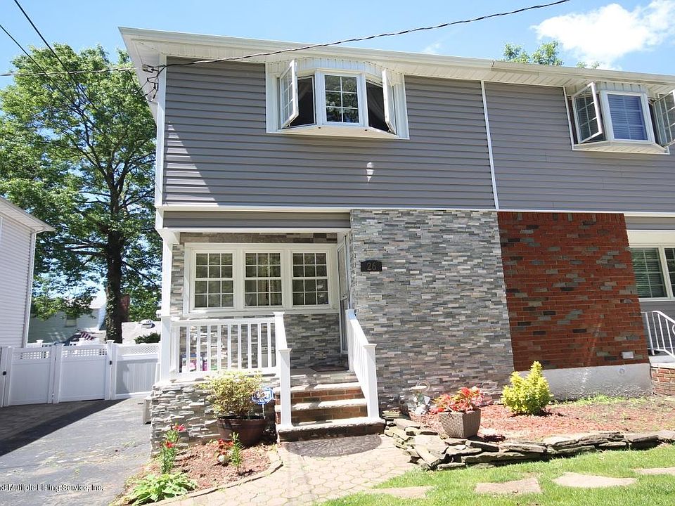 1st image of 26 Cloverdale Ave
