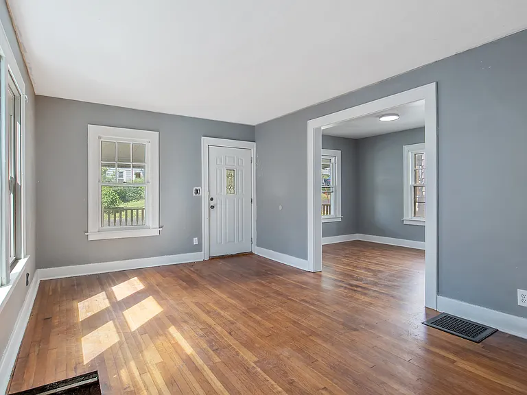 720 Winton St — Photo 3