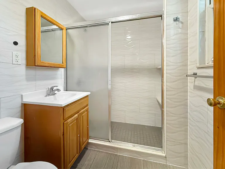 2532 E 26th St #1 — Photo 7