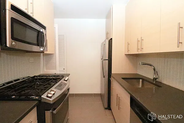 Rented by Halstead Real Estate | media 8