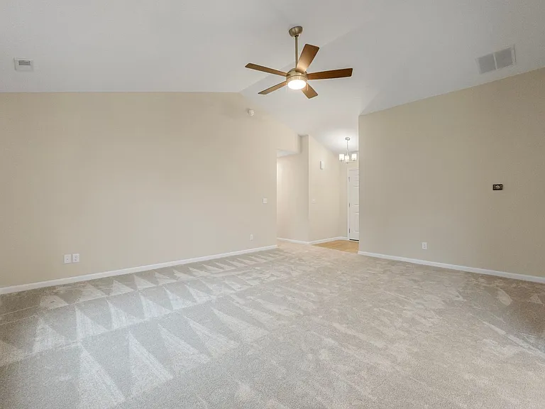 305 E Toledo St — Photo 14