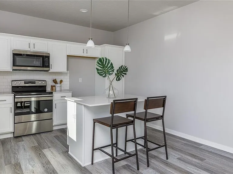 1707 Ashwood Ave — Photo 7