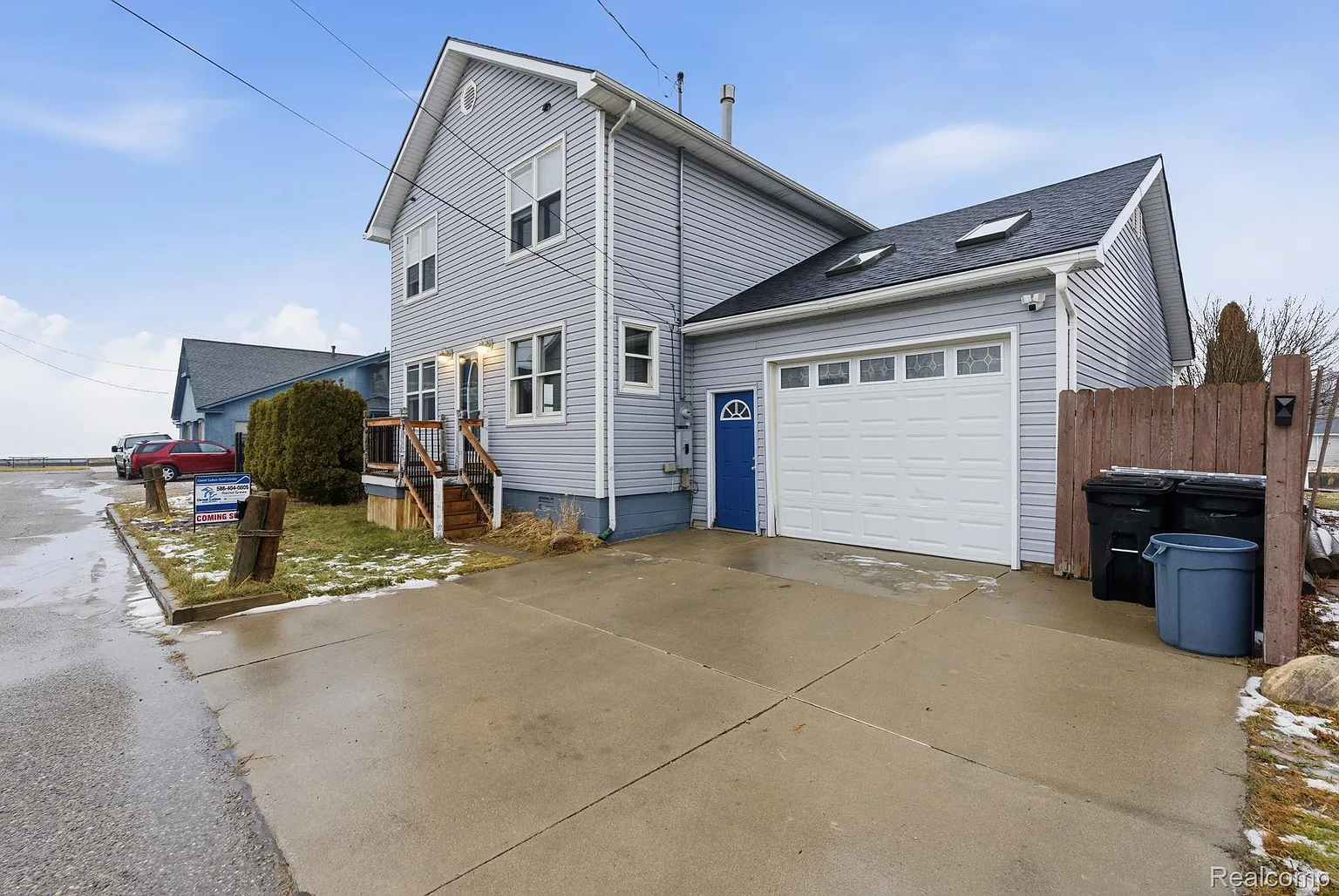 7886 Inglewood Dr photo 1