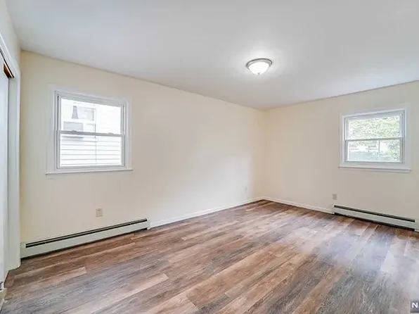 180 Mcadoo Avenue image 11 of 12