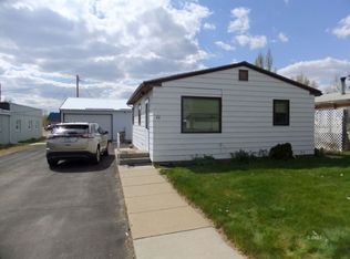 11 N Sewell Ave, Miles City, MT 59301