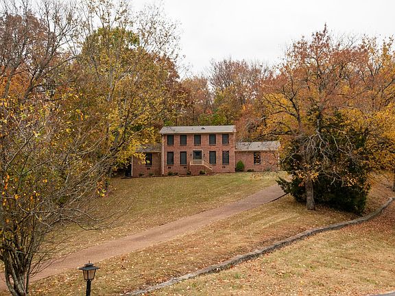 2nd image of 601 Vanoke Dr