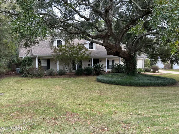 48 Poplar Cir, Gulfport, MS 39507