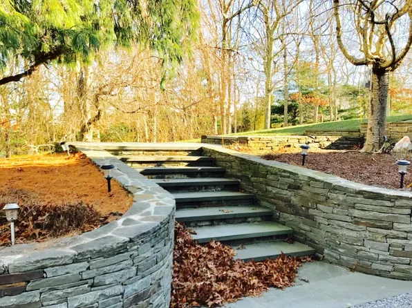 https://photos.zillowstatic.com/fp/863514c1e997039a5841f5a53f67556d-p_e.webp