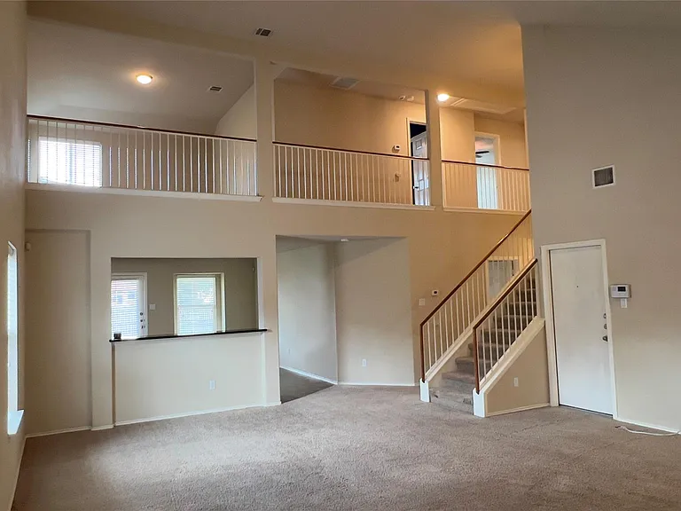 357 Nottingham Loop — Photo 4