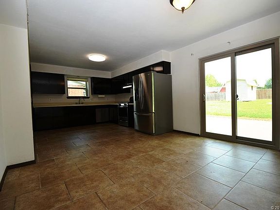 3rd image of 503 E Wood Pl