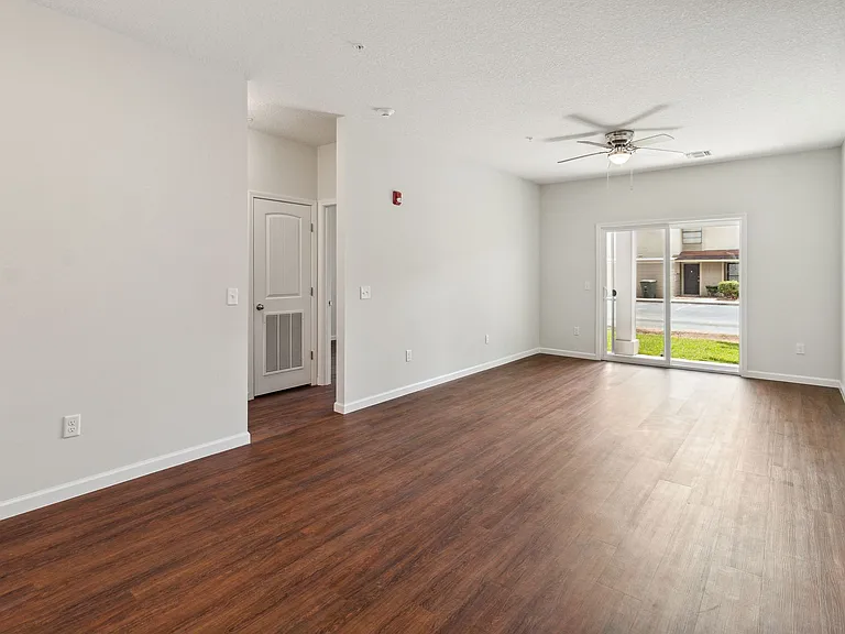 905 Olmstead Ave — Photo 18