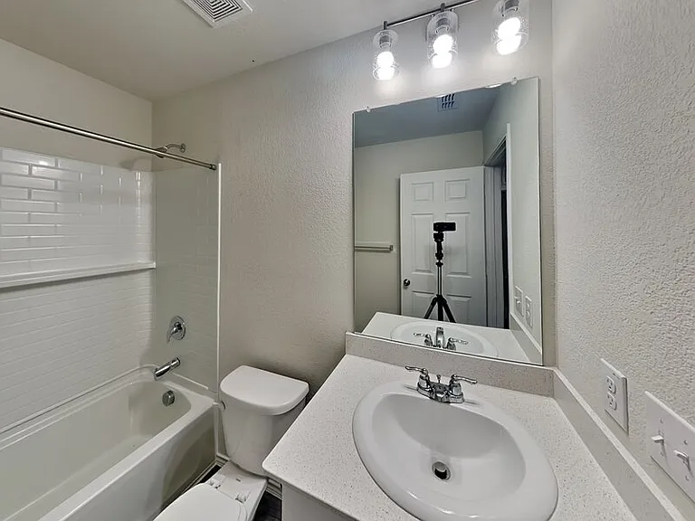 16009 Rein Ave — Photo 15