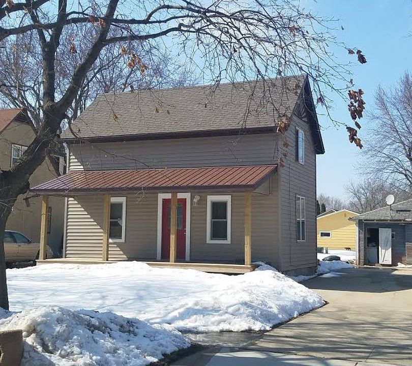 1st image of 1015 6th Ave