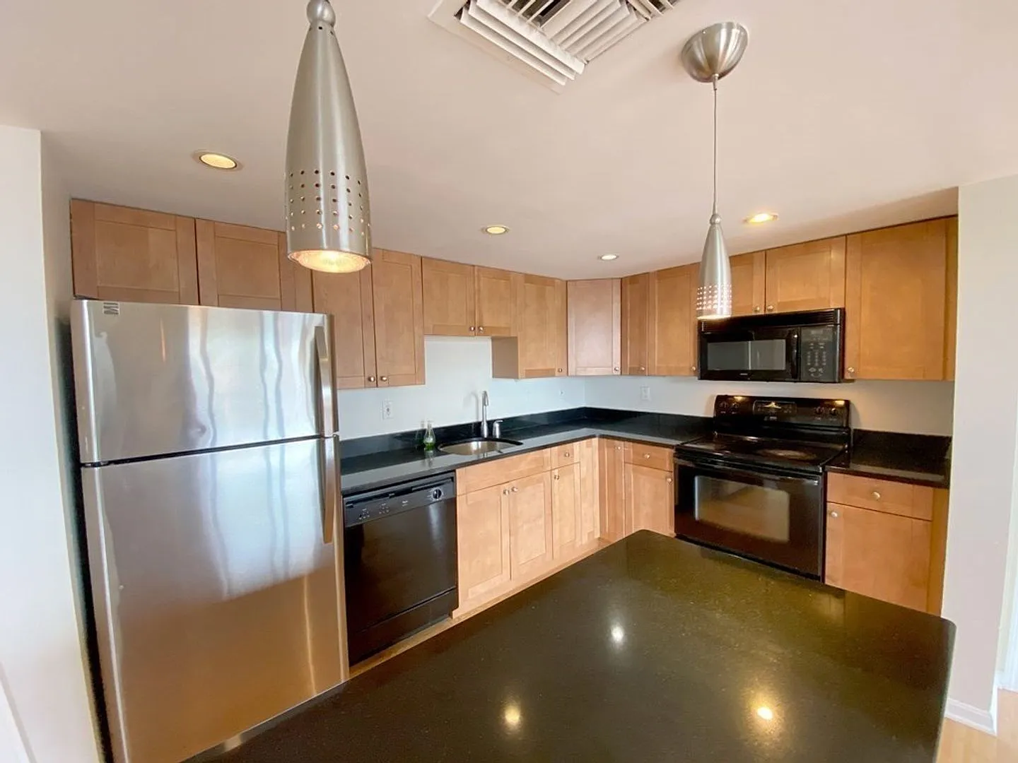 Amazing 2 Bed 2 Bath In Allston.... Sept 1st Move In — Photo 2