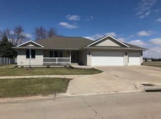 922 E Tipperary St, Oneill, NE 68763