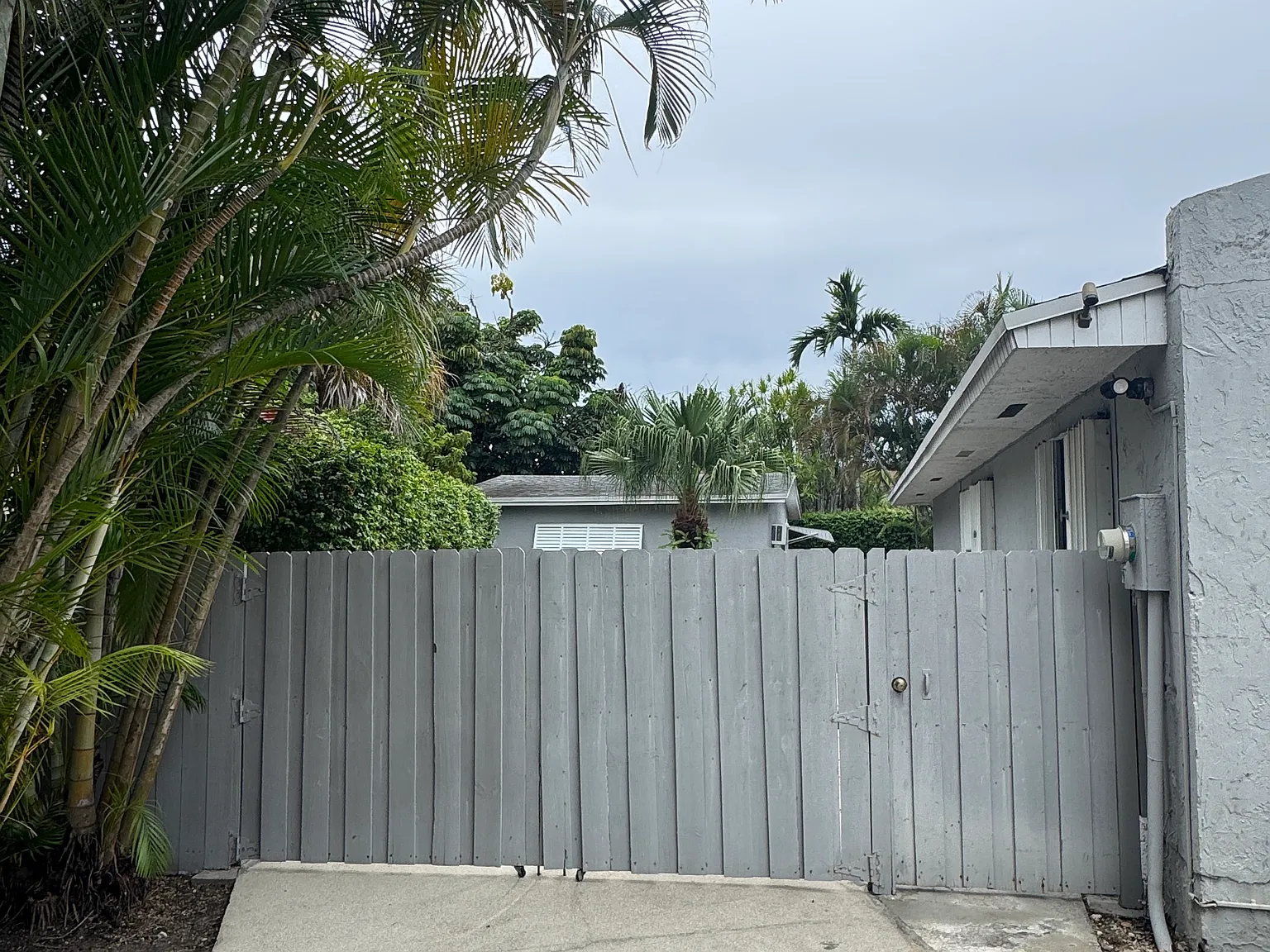 532 SW 99th Ave — Photo 1