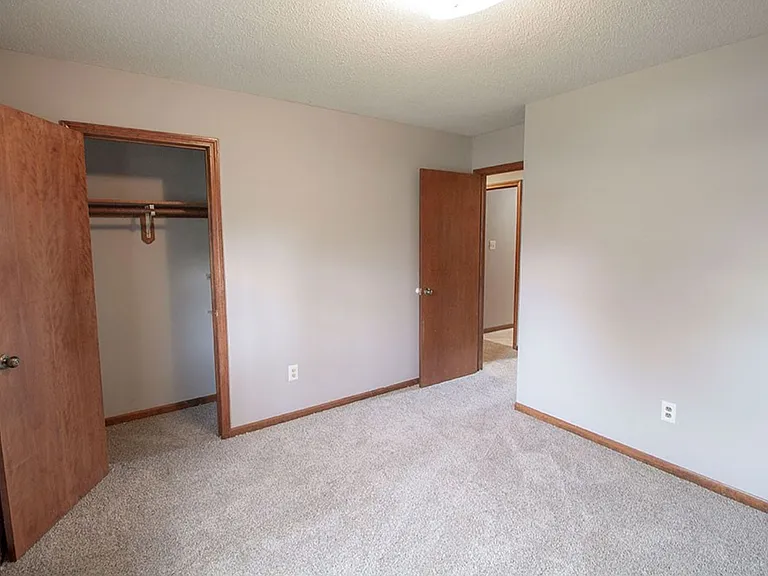 2011 Bridgewater Dr — Photo 26