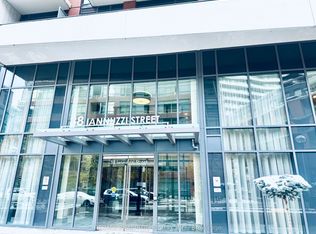 38 Iannuzzi St #2009, Toronto, ON M5V 0A2