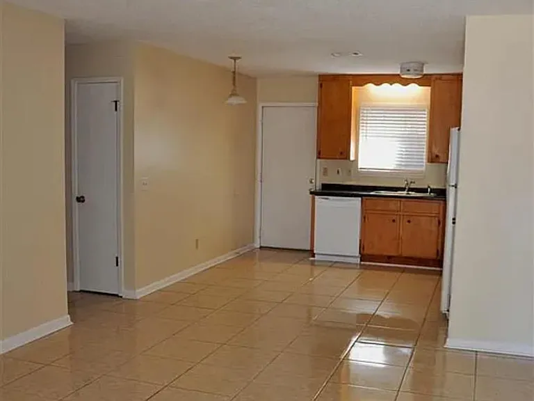 1205 Pinnacle Cir #B — Photo 6