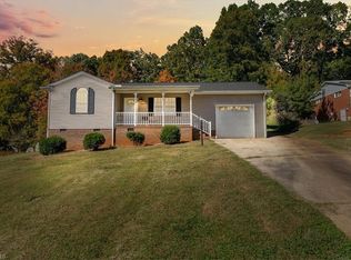 1922 Oak Dr, Asheboro, NC 27205