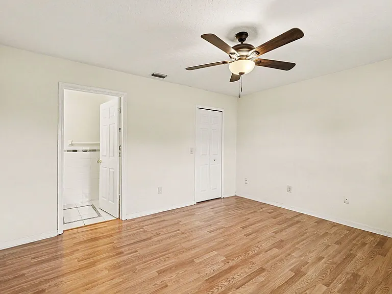 880 Vocelle Ave — Photo 13