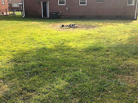 2nd image of 1207 E Lindsey Ave