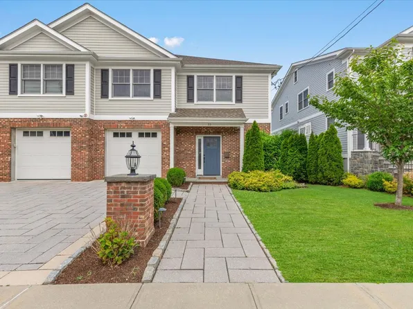 77 Lakeview Ave E, West Harrison, NY 10604