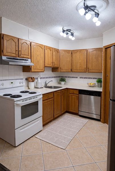 Calgary Townhouse for rent - 3 Bedrooms — photo 4