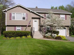 16 School House Rd, Jefferson Township, NJ 07438