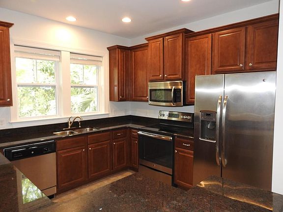 3rd image of 1169 Dingle Rd