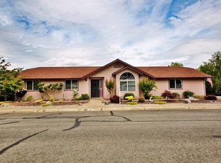 200 SE Liberty Dr, Grants Pass, OR 97527