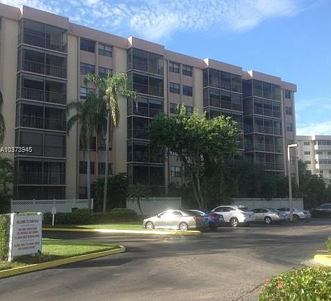 2nd image of 900 NE 195th St APT 213