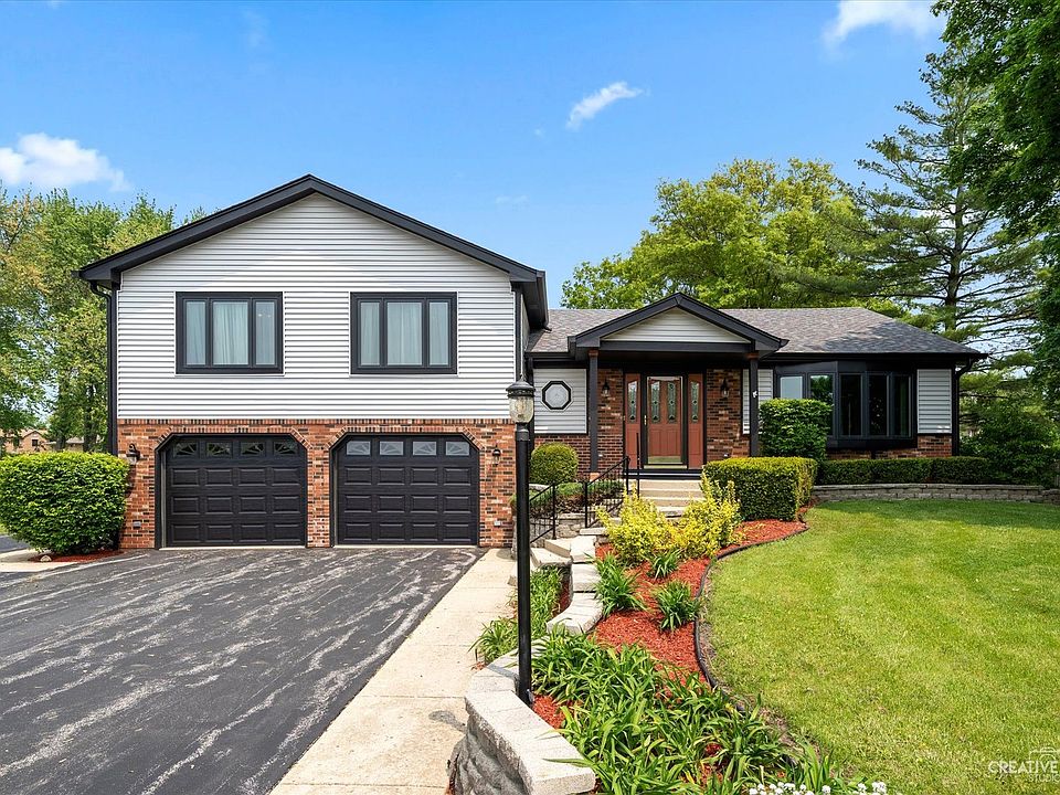 1st image of 3N105 Crest Ct