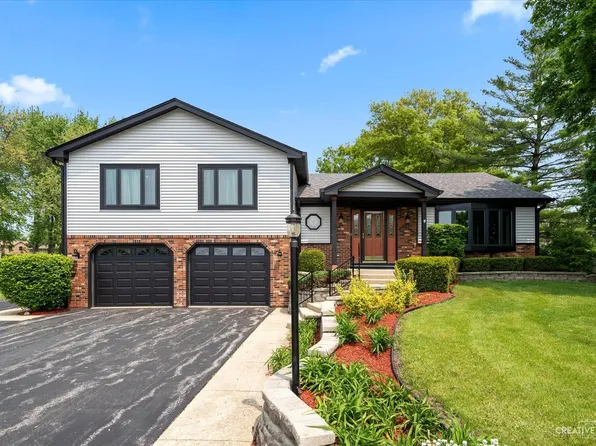 3N105 Crest Ct, West Chicago, IL 60185