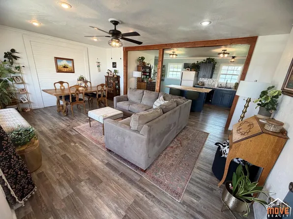 935 Lucy Dr, Elkhart, KS 67950