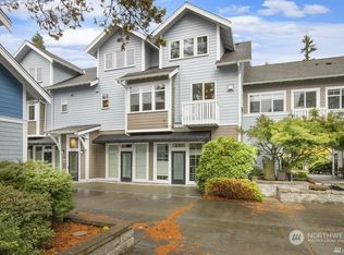 115 Hall Brothers Loop NW #204, Bainbridge Island, WA 98110