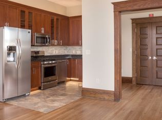 229 W 4th St #201, Waterloo, IA 50701
