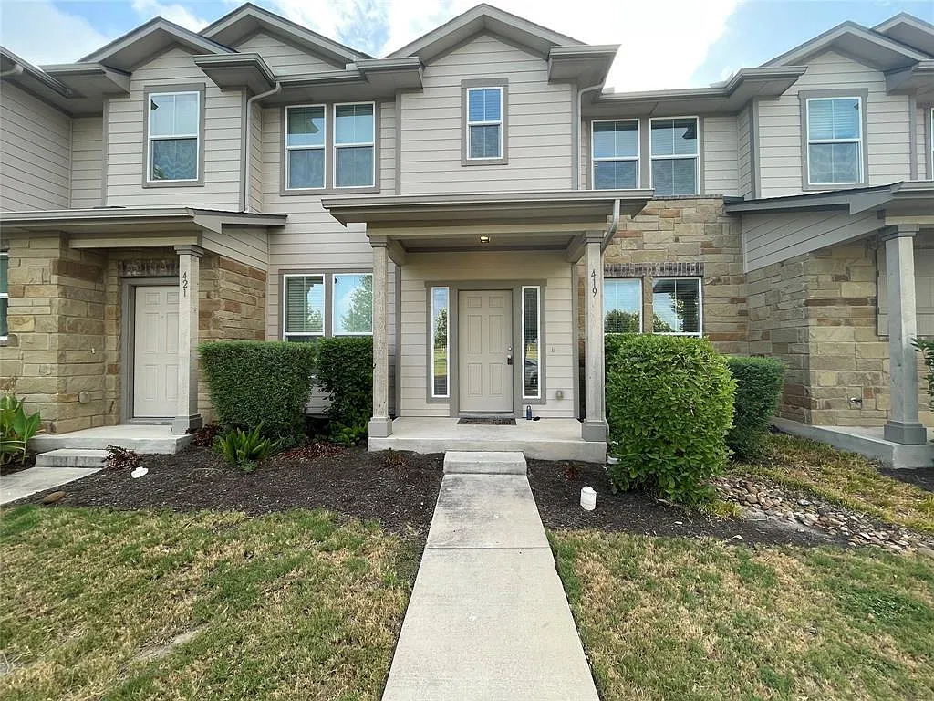 3 bed, 2.5 bath, 1360 sqft, $1,795 — Photo 1