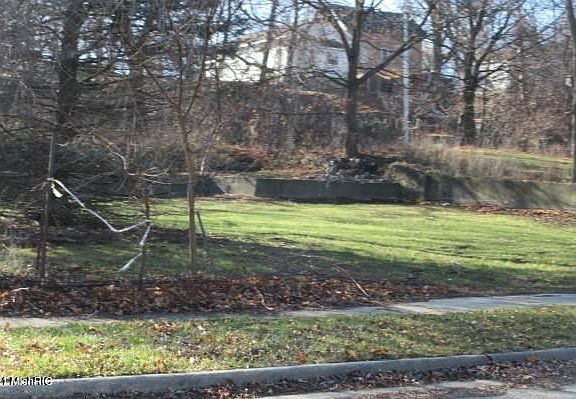 2nd image of 91 Fountain St W