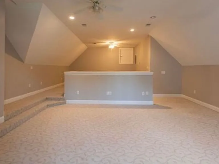 940 Lansfair Dr — Photo 14