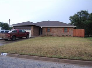 1401 Preston Trail Ct, Graham, TX 76450