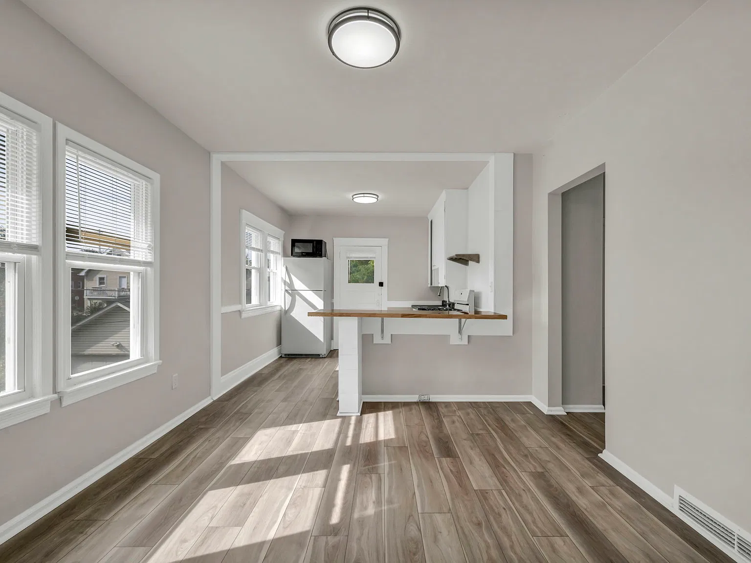 2 bed, 912 sqft, $1,250 — Photo 1
