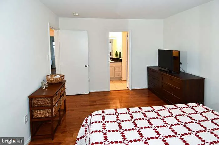 35 County Ct — Photo 7