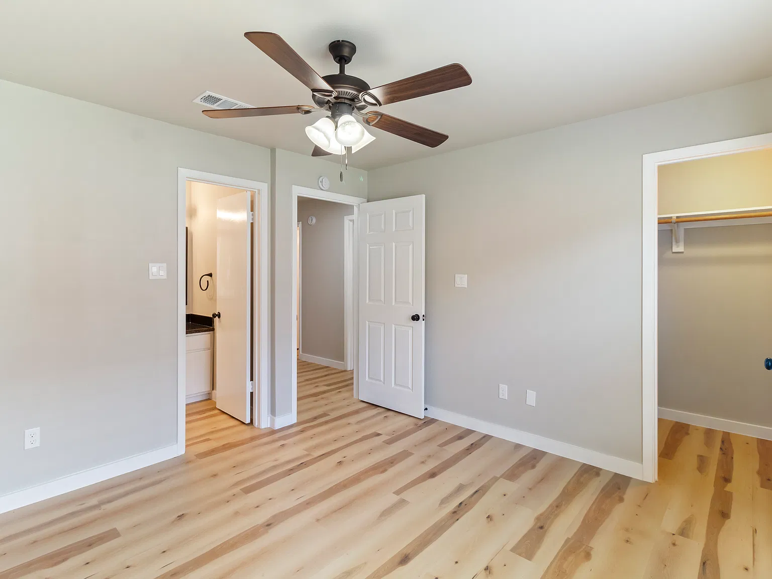 3 bed, 1235 sqft, $1,495 — Photo 4
