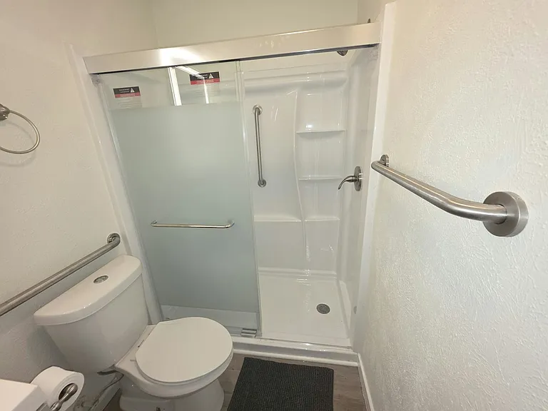 Walk-in shower -accessible