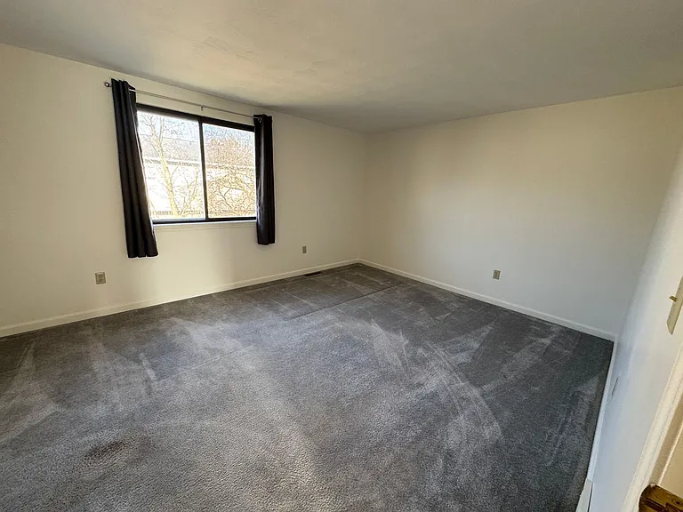 323 Gillespie Ave — Photo 18